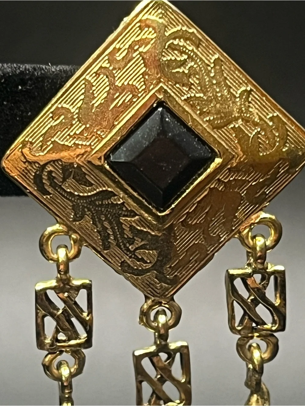 Vintage dragon black stone dangle clip-on earrings